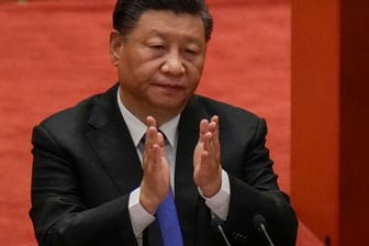 Ohne die USA zu nennen, warnte Xi Jinping in seiner Rede vor ausländischer Einmischung im Taiwan-Konflikt.