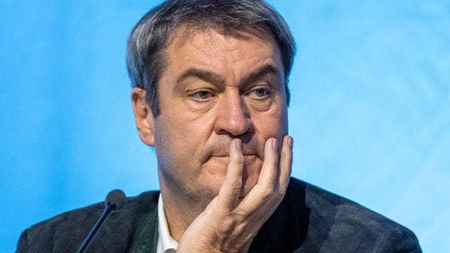 "Die Ampel ist am Zug", sagt Markus Söder, CSU- Parteivorsitzender und Ministerpräsident von Bayern. "Die Ampel ist am Zug", sagt Markus Söder, CSU- Parteivorsitzender und Ministerpräsident von Bayern.
