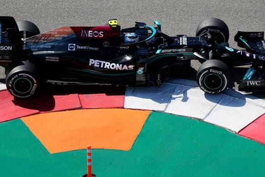 Der Finne Valtteri Bottas vom Team Mercedes startet beim Großen Preis der Türkei von der Pole-Position.