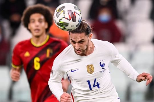 Hat sich mit dem Cornavirus infiziert: Frankreichs Adrien Rabiot in Aktion.
