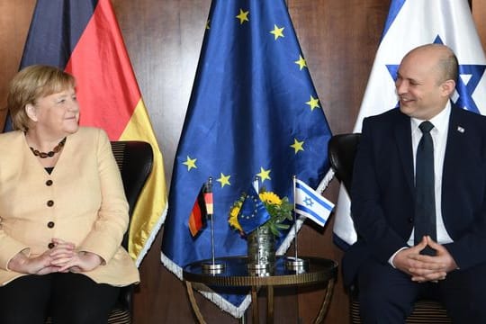 Am Sonntagmorgen traf Merkel Israels Ministerpräsident Naftali Bennett.