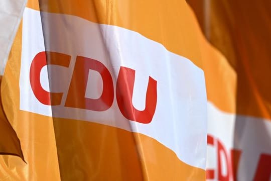 In der CDU ist strittig, wie groß die Rolle sein soll, die die Parteibasis bei dem anstehenden Generationenwechsel spielt.