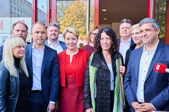 SPD, Grüne und FDP mit ihren Spitzenkandidaten Franziska Giffey (M.