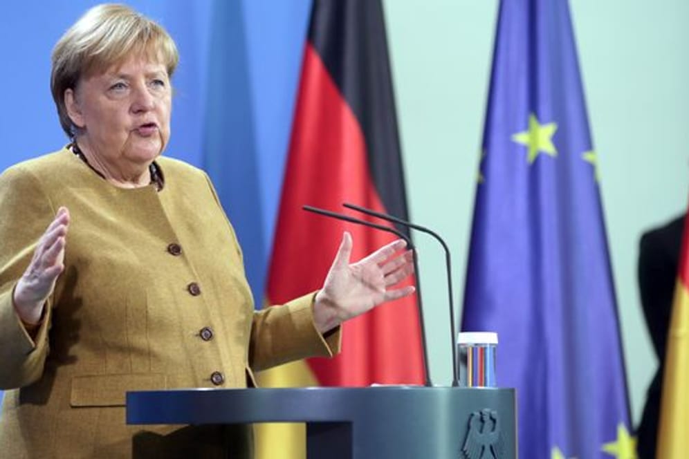 Bundeskanzlerin Angela Merkel (CDU) informiert im Bundeskanzleramt über den virtuellen G20-Sondergipfel zur Krise in Afghanistan.