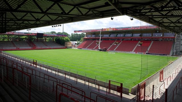 Das Stadion des 1. Das Stadion des 1.