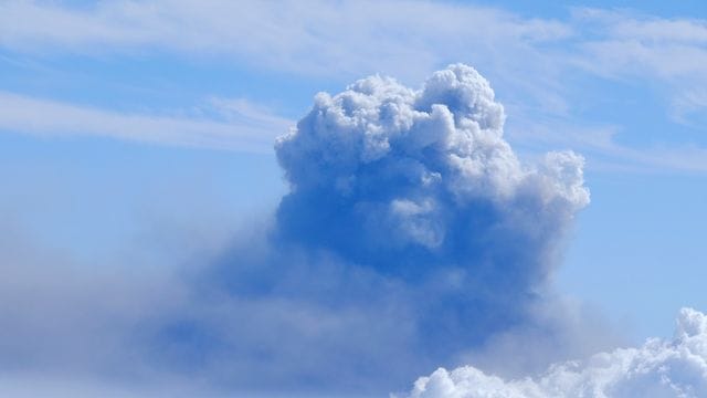 Der Vulkan von La Palma raucht und faucht weiter.