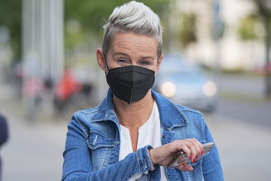 Silvia Breher, stellvertretende CDU-Bundesvorsitzende, kommt zur Vorbereitung von Sondierungsgesprächen zwischen der CDU und der FDP am Konrad-Adenauer Haus an.