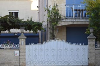 Der Tatort: In der Wohnung in der Küstenstadt Agde fanden Beamte Kampfspuren und eine Leiche.