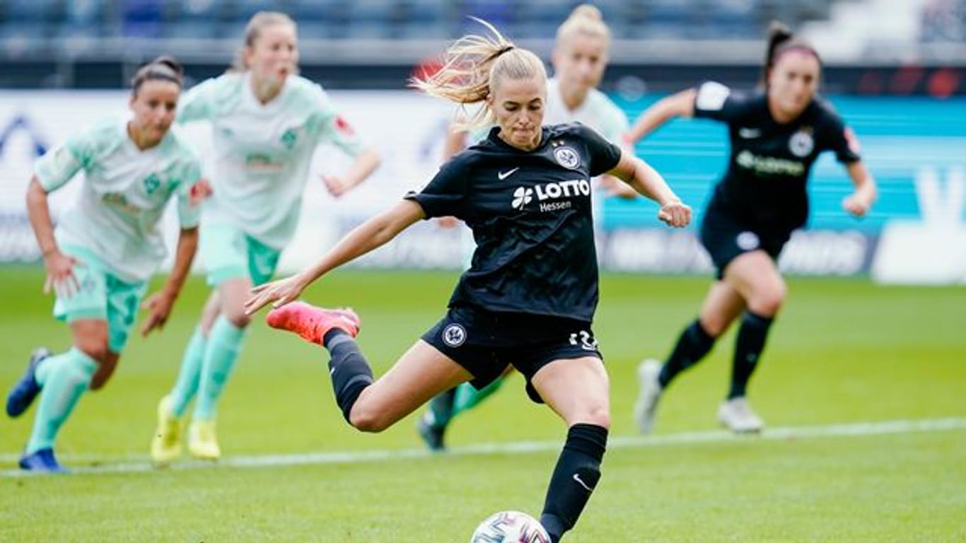 Bleibt Eintracht Frankfurt treu: Nationalspielerin Laura Freigang.