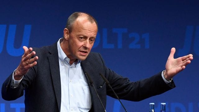 Friedrich Merz hat SPD, Grünen und FDP Anerkennung für ihr Sondierungspapier ausgesprochen: "Sie haben, wie ich finde, ein beachtliches Papier vorgelegt".
