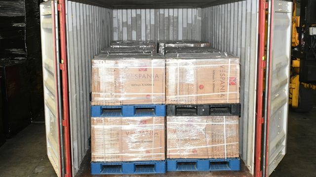 450 Kilogramm Heroin waren in einem Container mit Fliesen versteckt. 450 Kilogramm Heroin waren in einem Container mit Fliesen versteckt.