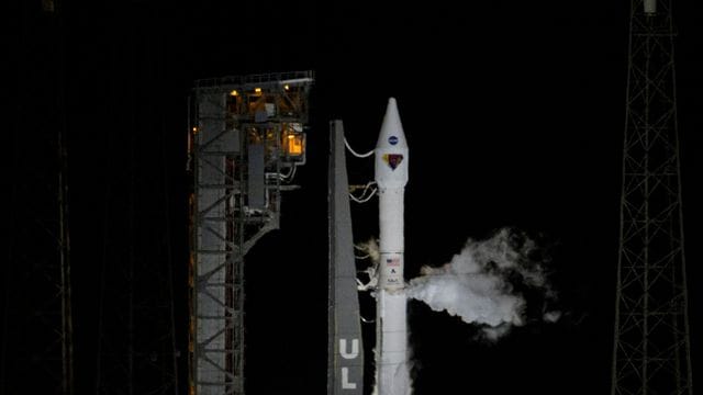 Eine Atlas-V-Rakete der United Launch Alliance mit der Raumsonde Lucy an Bord auf dem Weltraumbahnhof Cape Canaveral in Florida.