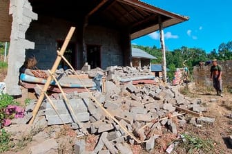 Ein von dem Erdbeben beschädigtes Haus in Karangasem auf der Insel Bali.