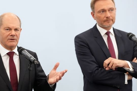Der mögliche neue Kanzler Olaf Scholz (l) - und sein künftiger Finanzminister und Amtsnachfolger Christian Lindner?.