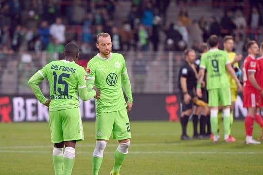 Für Jerome Roussillon (l-r) und Wolfsburgs neuen Rekordmann Maximilian Arnold gab es bei Union nichts zu holen.