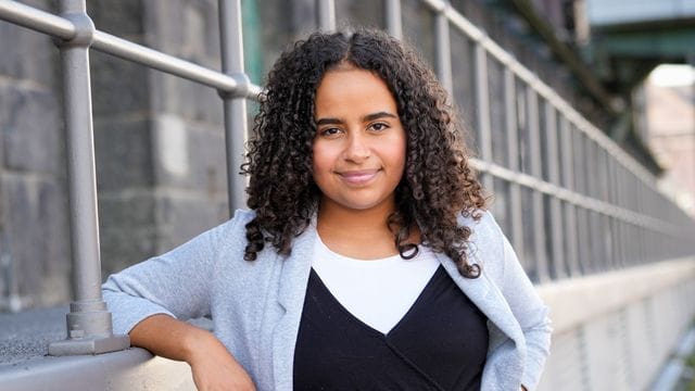 Sarah-Lee Heinrich, Co-Sprecherin der Grünen Jugend, musste wegen einiger uralter Tweets einen Shitstorm ertragen. Sarah-Lee Heinrich, Co-Sprecherin der Grünen Jugend, musste wegen einiger uralter Tweets einen Shitstorm ertragen.