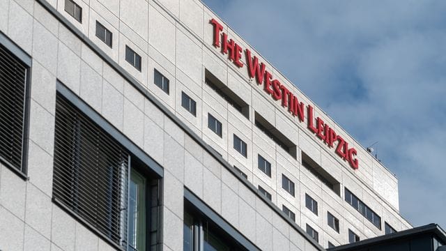 Hotel Westin Leipzig: Der Staatsanwaltschaft Leipzig liegen mehrere Anzeigen zu dem Vorfall vor - auch von dem beschuldigten Hotelmitarbeiter wegen Verleumdung. Hotel Westin Leipzig: Der Staatsanwaltschaft Leipzig liegen mehrere Anzeigen zu dem Vorfall vor - auch von dem beschuldigten Hotelmitarbeiter wegen Verleumdung.