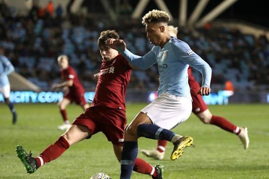 Felix Nmecha (r) lief bis zum Juli diesen Jahres für den Nachwuchs von Manchester City auf.