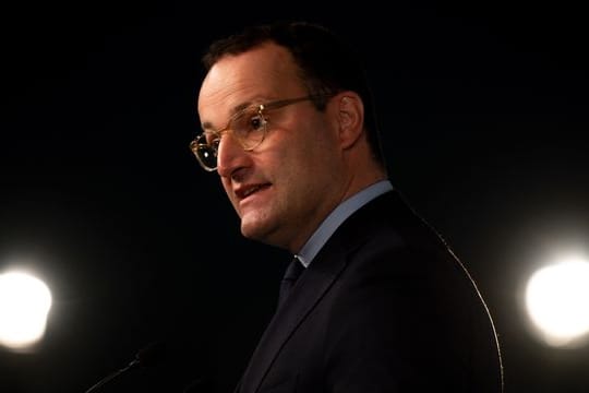 Jens Spahn (CDU), Bundesminister für Gesundheit, spricht zur Eröffnung des Deutschen Pflegetags 2021.