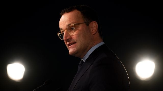 Jens Spahn (CDU), Bundesminister für Gesundheit, spricht zur Eröffnung des Deutschen Pflegetags 2021. Jens Spahn (CDU), Bundesminister für Gesundheit, spricht zur Eröffnung des Deutschen Pflegetags 2021.