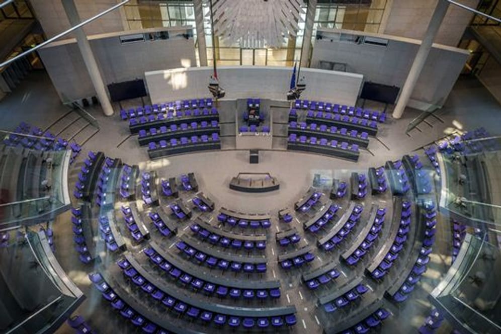 Blick in den Plenarsaal im Bundestag.