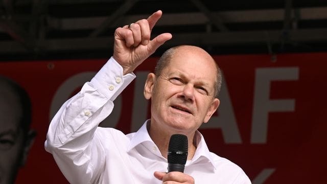 SPD-Kanzlerkandidat Olaf Scholz will das Kabinett paritätisch besetzen - und das Bundestagspräsidenten-Amt?. SPD-Kanzlerkandidat Olaf Scholz will das Kabinett paritätisch besetzen - und das Bundestagspräsidenten-Amt?.