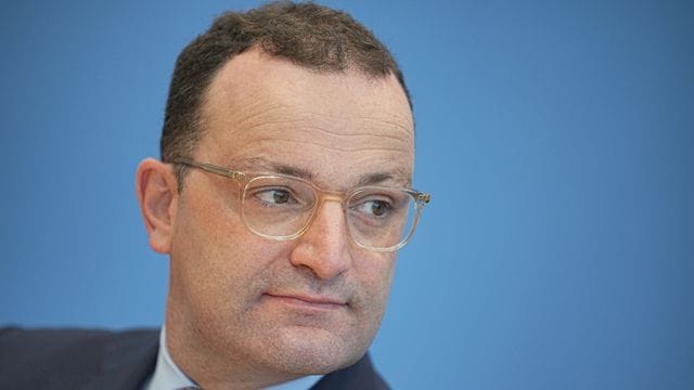 Jens Spahn (CDU), Bundesminister für Gesundheit, nimmt an einer Pressekonferenz teil. Jens Spahn (CDU), Bundesminister für Gesundheit, nimmt an einer Pressekonferenz teil.