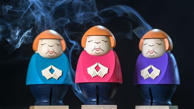 Merkel-Räucherfiguren in der Schauwerkstatt der Seiffner Volkskunst. Merkel-Räucherfiguren in der Schauwerkstatt der Seiffner Volkskunst.