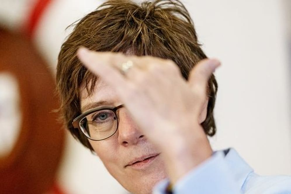 Bundesverteidigungsministerin Annegret Kramp-Karrenbauer treibt Pläne einer militärischen Eingreiftruppe auf EU-Ebene voran.