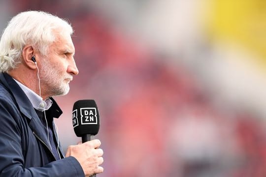 Keilt gegen Köln-Coach Steffen Baumgart zurück: Leverkusens Sportdirektor Rudi Völler.