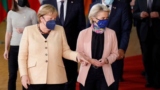 Auf der Tagesordnung für den Gipfel der EU-Staats- und Regierungschefs standen Diskussionen über die zuletzt stark gestiegenen Energiepreise in der EU, den digitalen Wandel und die Entwicklung der Corona-Pandemie.