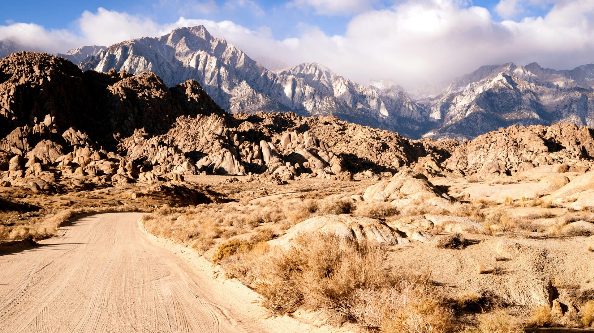 Die Berge der kalifornischen Sierra Nevada: Bei einer Wanderung kam dort eine Familie wegen extremer Hitze ums Leben. Die Berge der kalifornischen Sierra Nevada: Bei einer Wanderung kam dort eine Familie wegen extremer Hitze ums Leben.