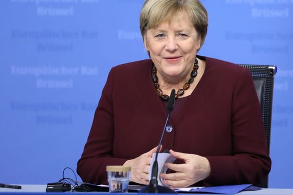 Bundeskanzlerin Angela Merkel (CDU) spricht während einer Pressekonferenz auf einem EU-Gipfel.