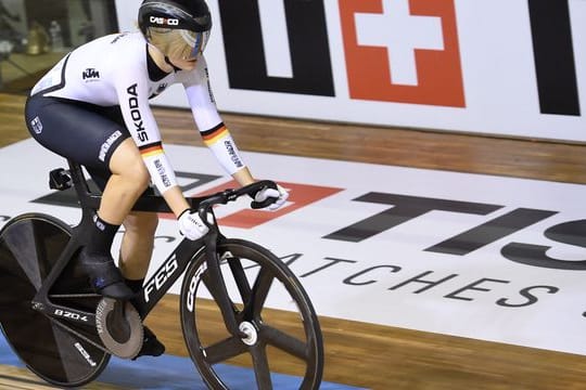 Nach Silber holt Lea Sophie Friedrich nun auch noch Gold bei der Bahnrad-WM.