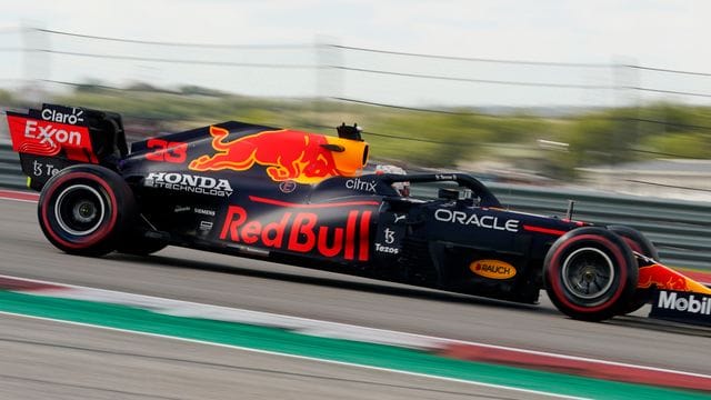 Max Verstappen vom Team Red Bull aus den Niederlanden in Aktion.