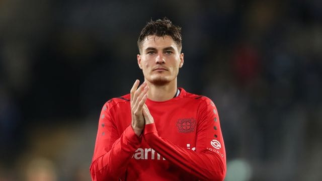 Leverkusens Patrik Schick fällt mit einem Bänderriss im linken Sprunggelenk aus. Leverkusens Patrik Schick fällt mit einem Bänderriss im linken Sprunggelenk aus.