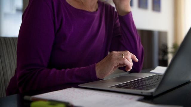 Studien zufolge wird im Homeoffice zwar mehr gearbeitet, aber die Kommunikation leidet. Studien zufolge wird im Homeoffice zwar mehr gearbeitet, aber die Kommunikation leidet.
