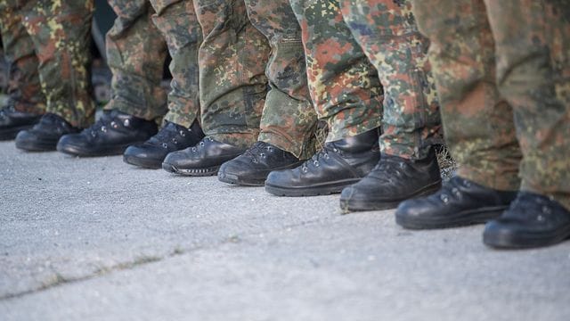 Hinweise auf neue Extremismusverdachtsfälle kamen vor allem aus der Truppe selbst (Symbolbild). Hinweise auf neue Extremismusverdachtsfälle kamen vor allem aus der Truppe selbst (Symbolbild).