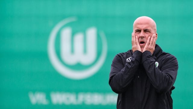 Leitet übergangsweise das Training beim VfL Wolfsburg: Michael Frontzeck.