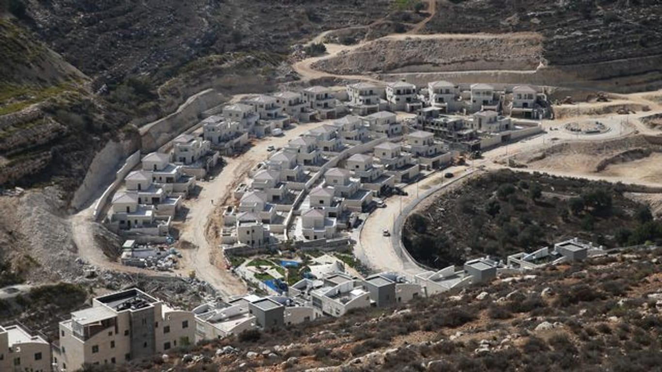 Blick auf die israelische Siedlung Givʿat Seev in der Nähe von Jerusalem.