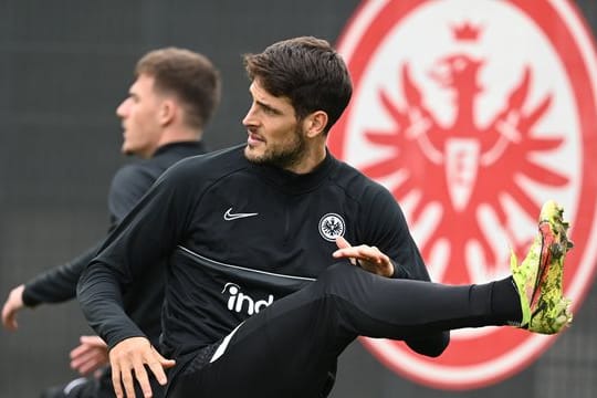 Gonçalo Paciência (r) wird Eintracht Frankfurt vorerst fehlen.