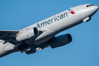 American Airlines: Der Vorfall hatte sich am Mittwochabend auf einem Flug von New York nach Kalifornien ereignet.