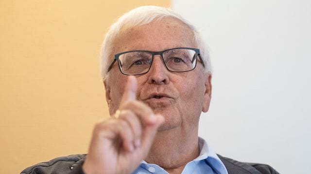 Ex-DFB-Präsident Theo Zwanziger wünscht sich eine Sonderstellung für die Frauen-Fußball-Bundesliga.