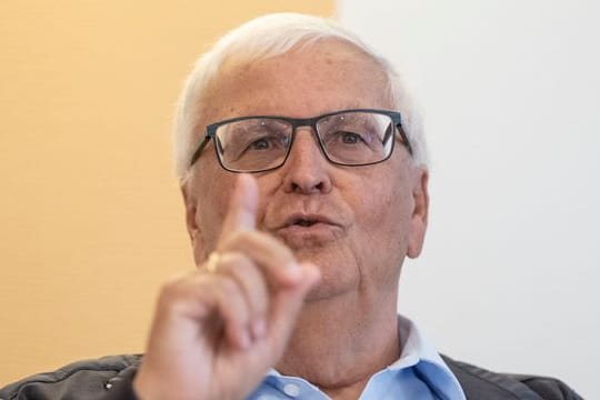 Ex-DFB-Präsident Theo Zwanziger wünscht sich eine Sonderstellung für die Frauen-Fußball-Bundesliga.