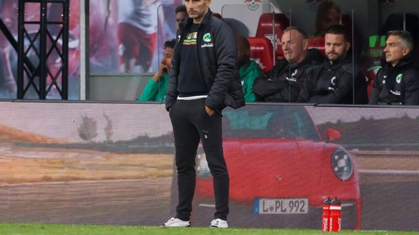 Fürths Trainer Stefan Leitl steht unter Druck.