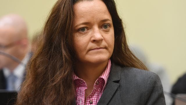 Die verurteilte NSU-Terroristin Beate Zschäpe - hier 2016 vor Gericht - reicht Verfassungsbeschwerde ein. Die verurteilte NSU-Terroristin Beate Zschäpe - hier 2016 vor Gericht - reicht Verfassungsbeschwerde ein.