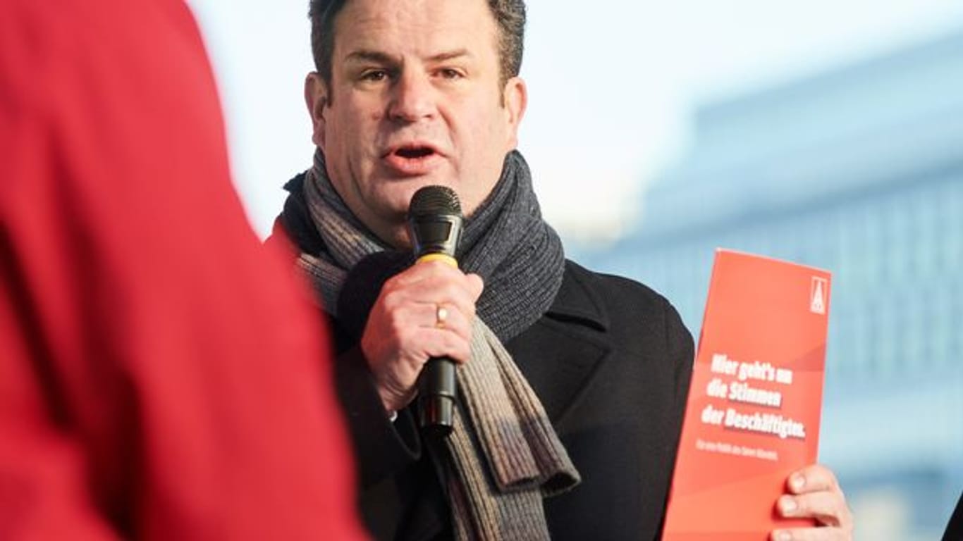 SPD-Vizechef Hubertus Heil Heil verhandelt für die SPD federführend den Bereich Arbeit mit Grünen und FDP.