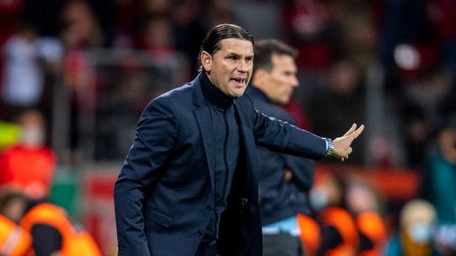 Gerardo Seoane will mit Bayer Leverkusen wieder einen Sieg feiern. Gerardo Seoane will mit Bayer Leverkusen wieder einen Sieg feiern.