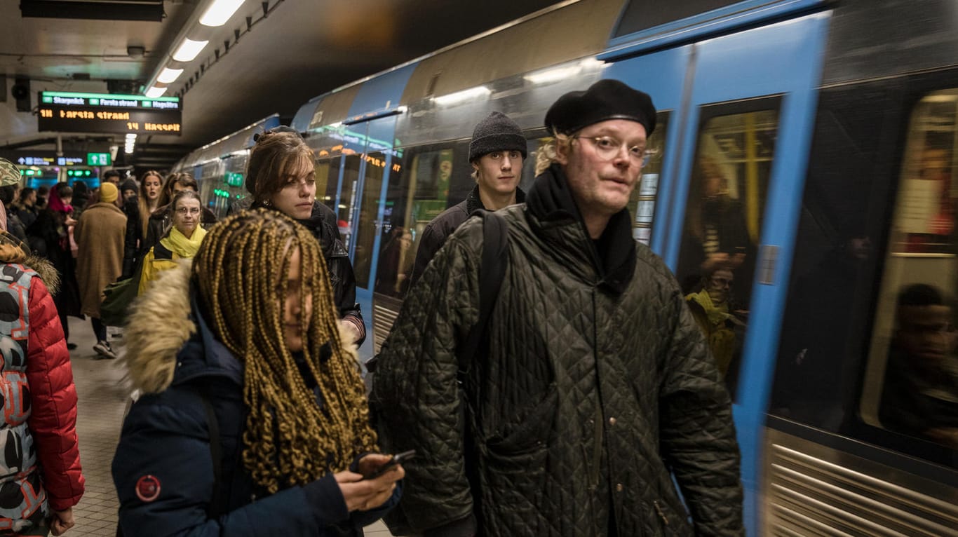 U-Bahn in Stockholm im Dezember 2020: Auch während der Corona-Hochphase gab es keine Maskenpflicht.
