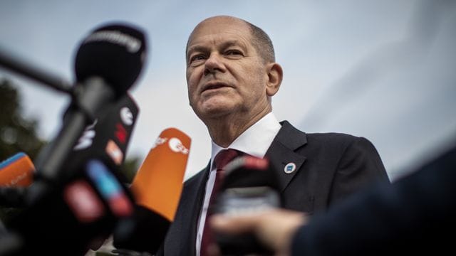 Olaf Scholz ist als Bundesfinanzminister bei G20 dabei - diesmal werden ihn dort aber viele schon als künftigen Kanzler begrüßen.